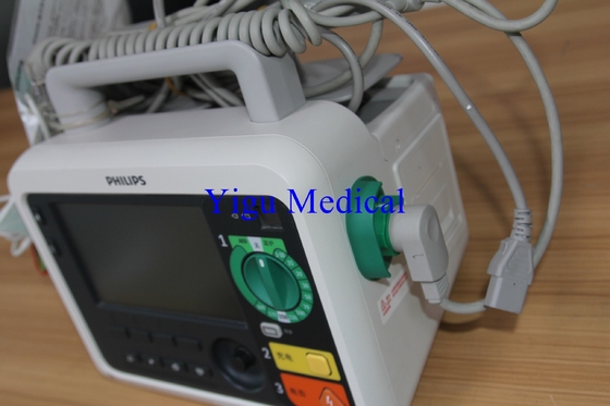 Hospital Facility DFM100 Defibrillator Machine In Good Condition